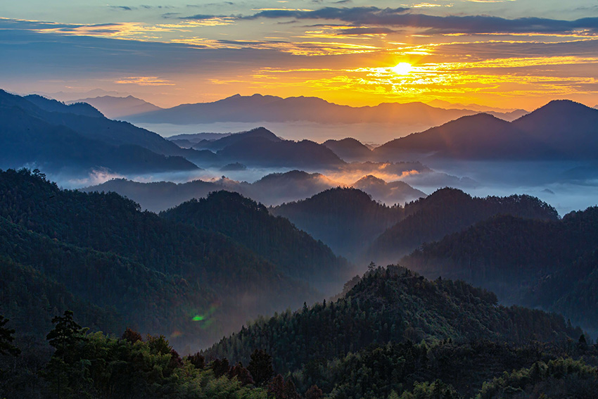 千库网_秋天太阳云海和山峰的照片_摄影图编号140726.jpg